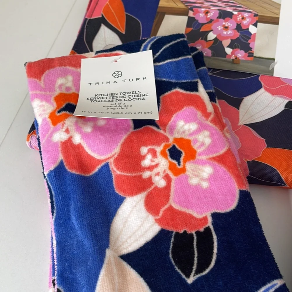 Trina Turk 3 Pc Narcissus Kitchen Linens Set. Table Runner, Towels, Oven Mitts